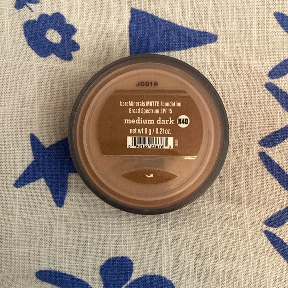 bareMinerals ORIGINAL MATTE LOOSE POWDER FOUNDATION BROAD SPECTRUM SPF 15 - Picture 2 of 4